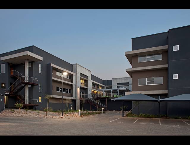 7,296M² OFFICE FOR SALE IN LONGMEADOW